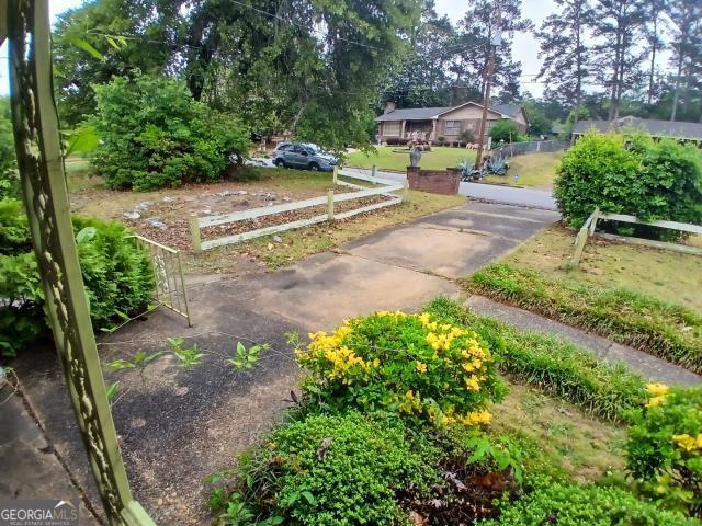 2107 Burnside DR