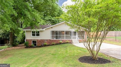 848 East AVE Scottdale GA 30079
