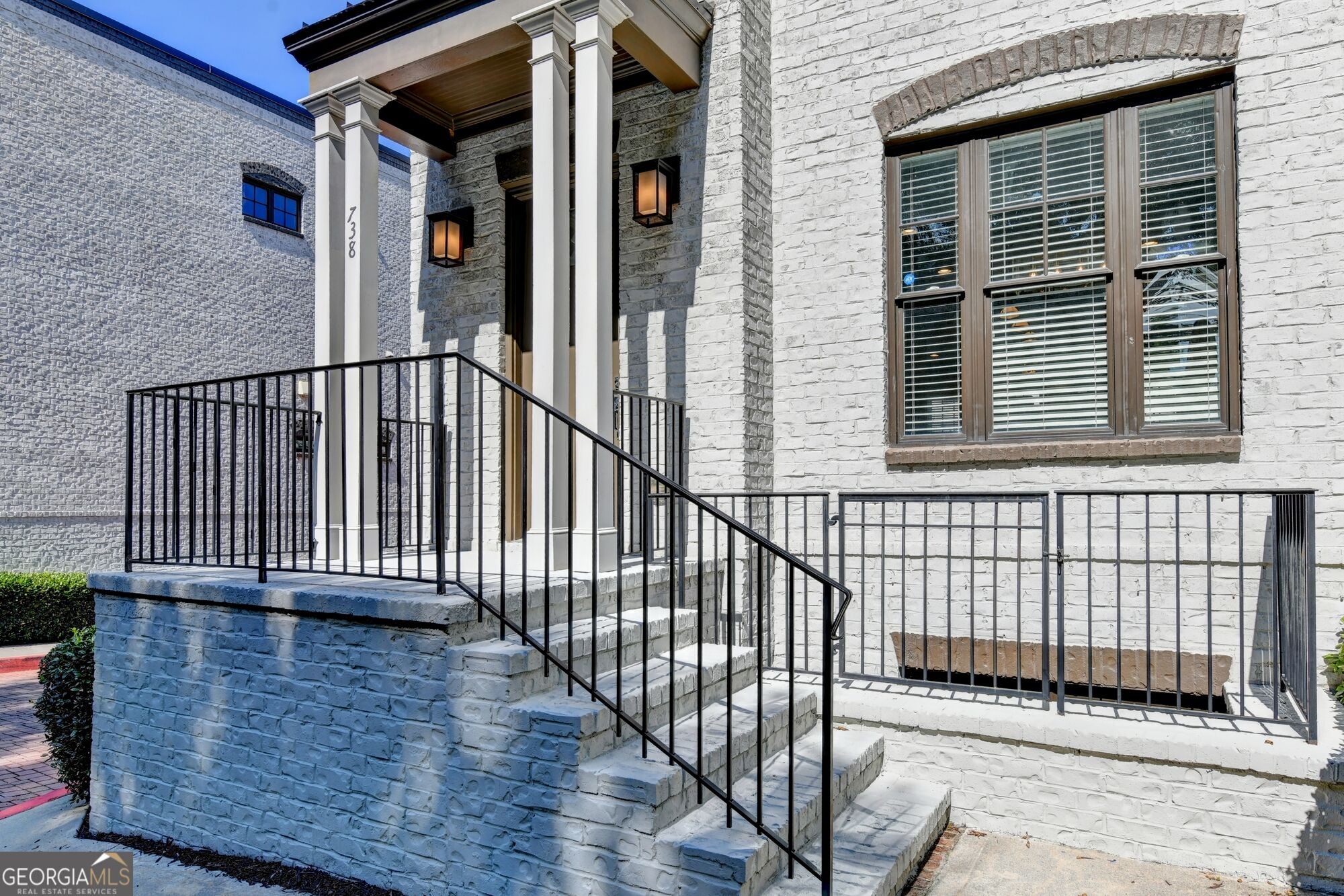 738 Taylor CT NE 1