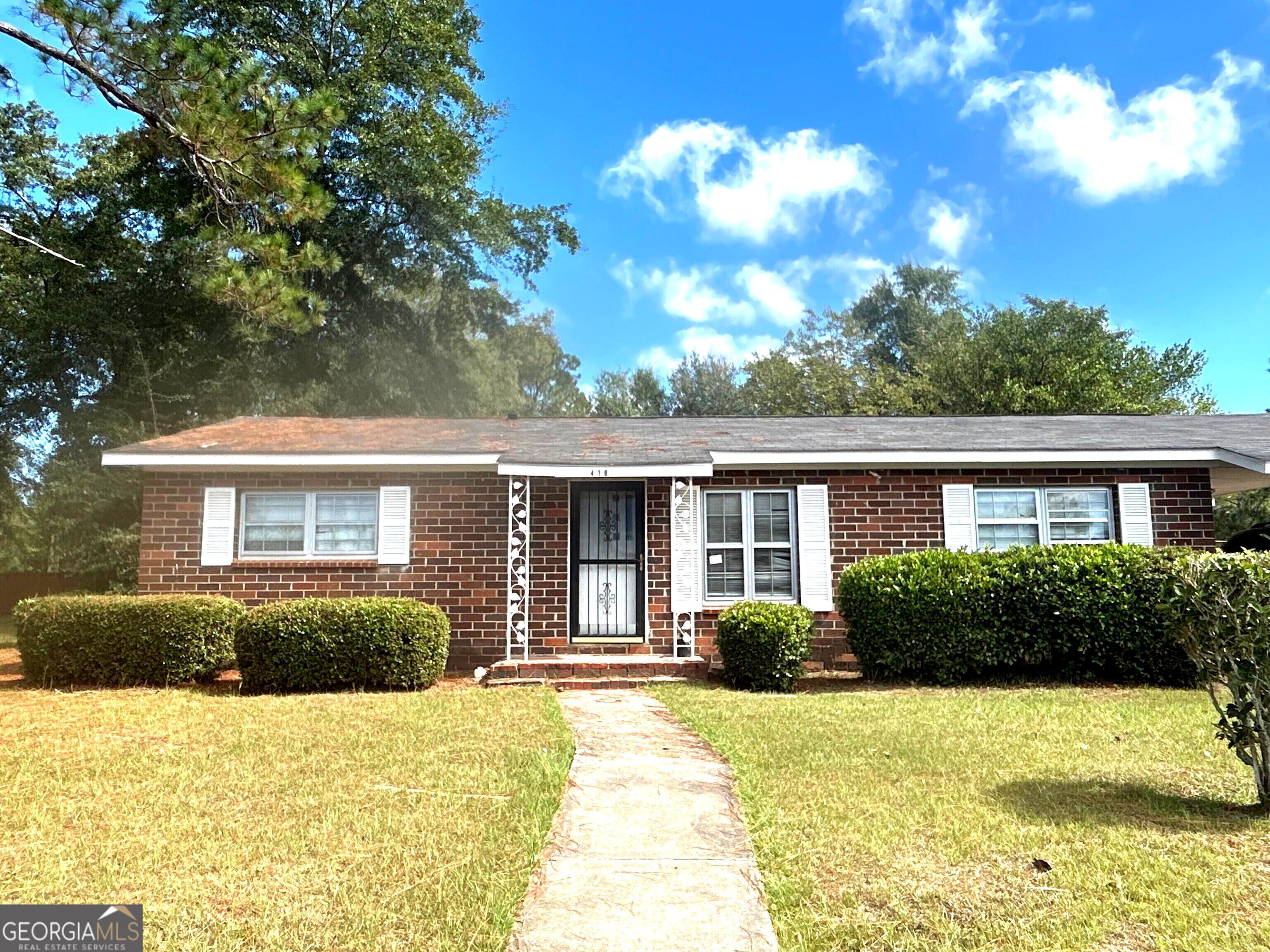 410 Endicott LN