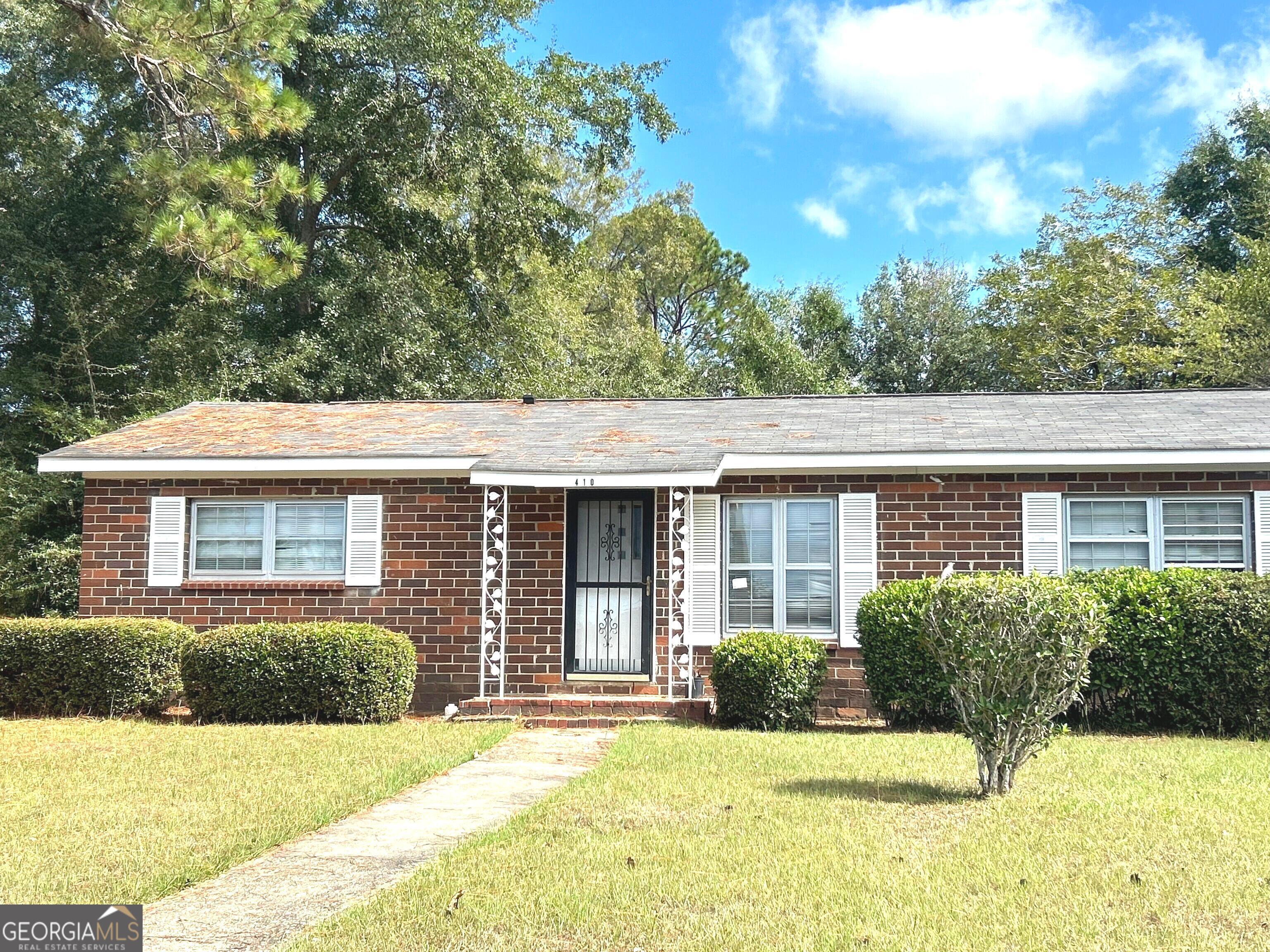 410 Endicott LN