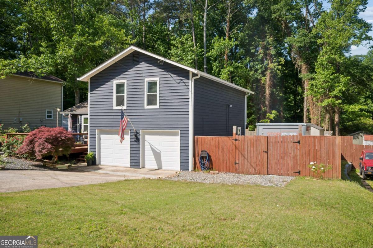 2083 Pond RD