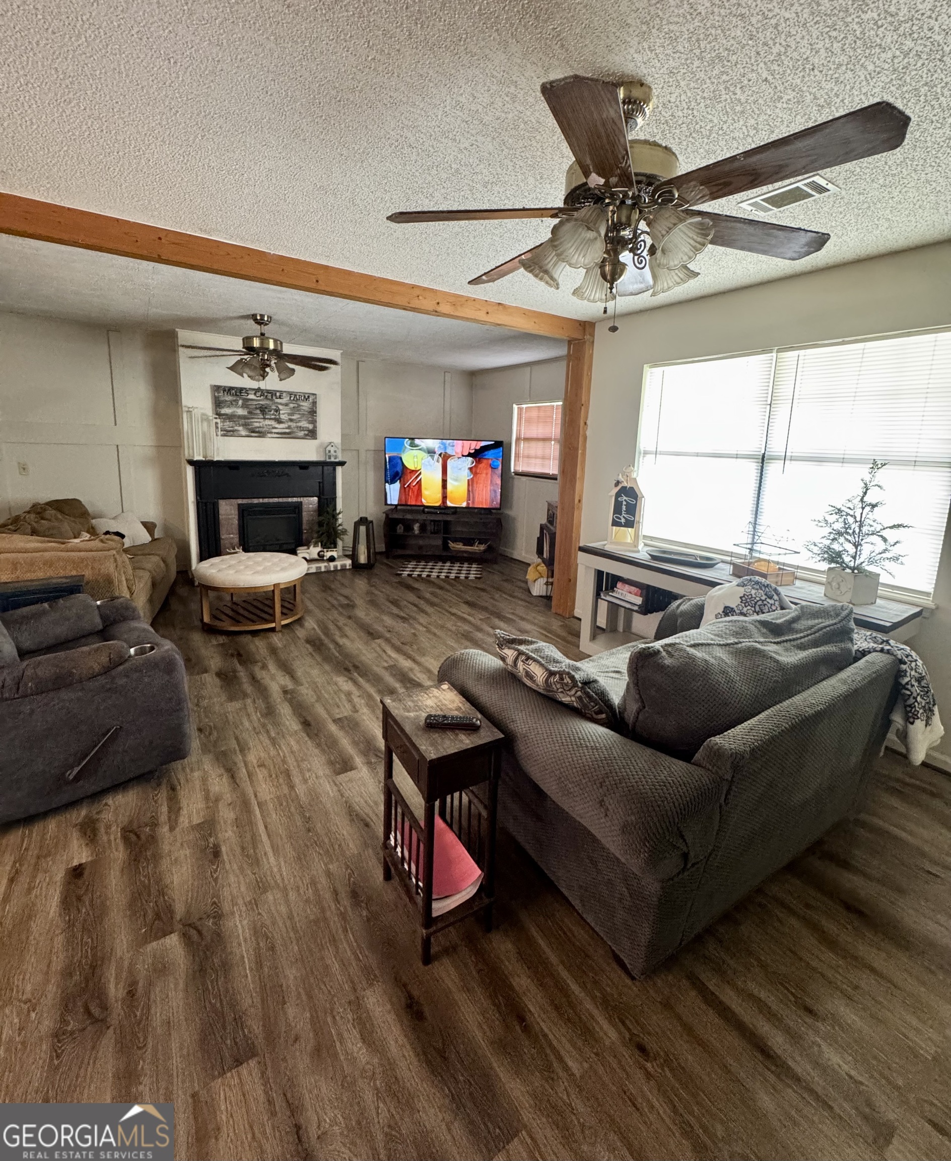 102 W Palm RD