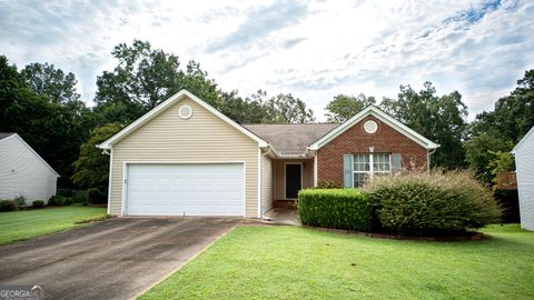 Photo of 5437 Evergreen Forest Court, Flowery Branch, GA 30542 (MLS # 10587001)