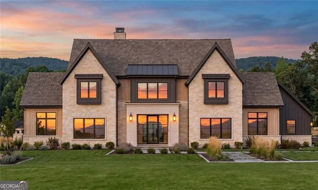 135 Oak Leaf Trail