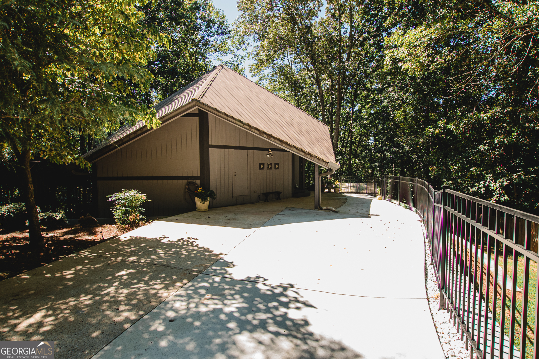 3203 Timbers RD