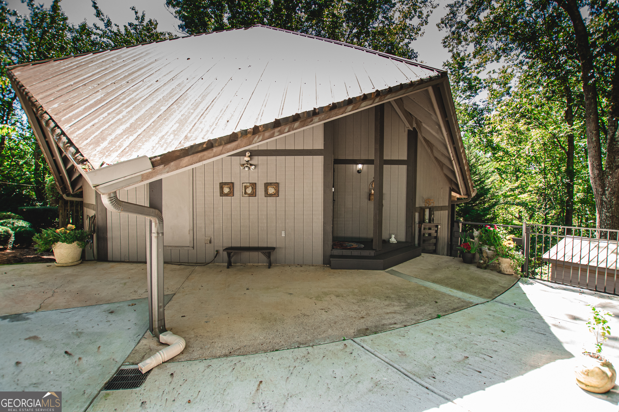 3203 Timbers RD