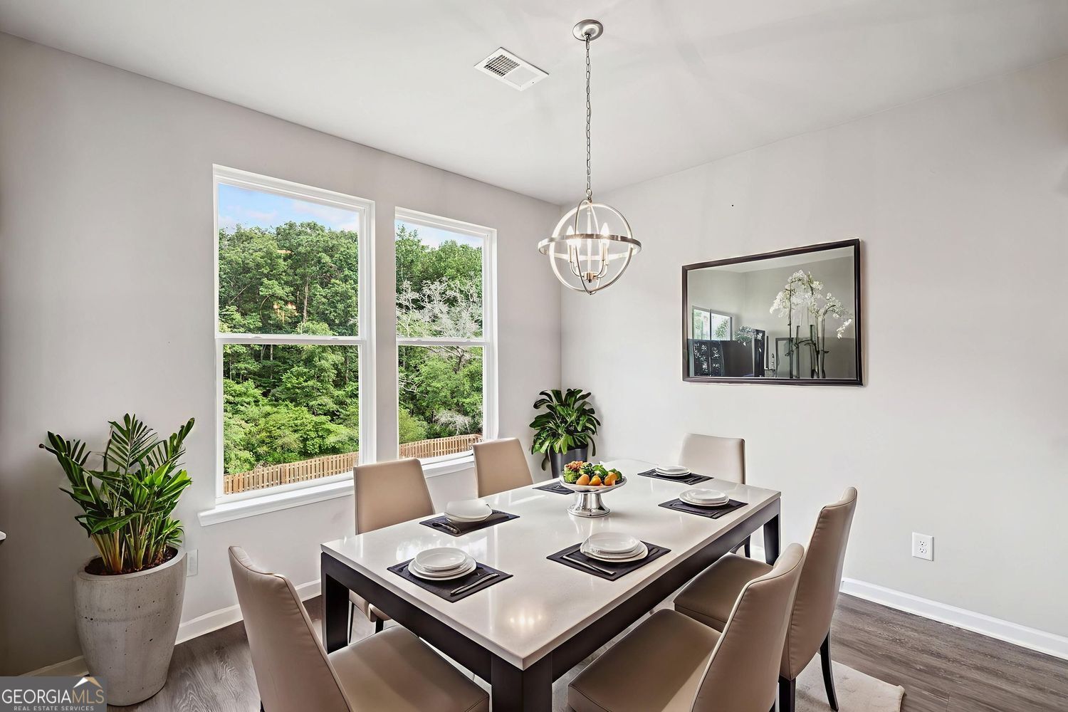 433 Crystal WAY