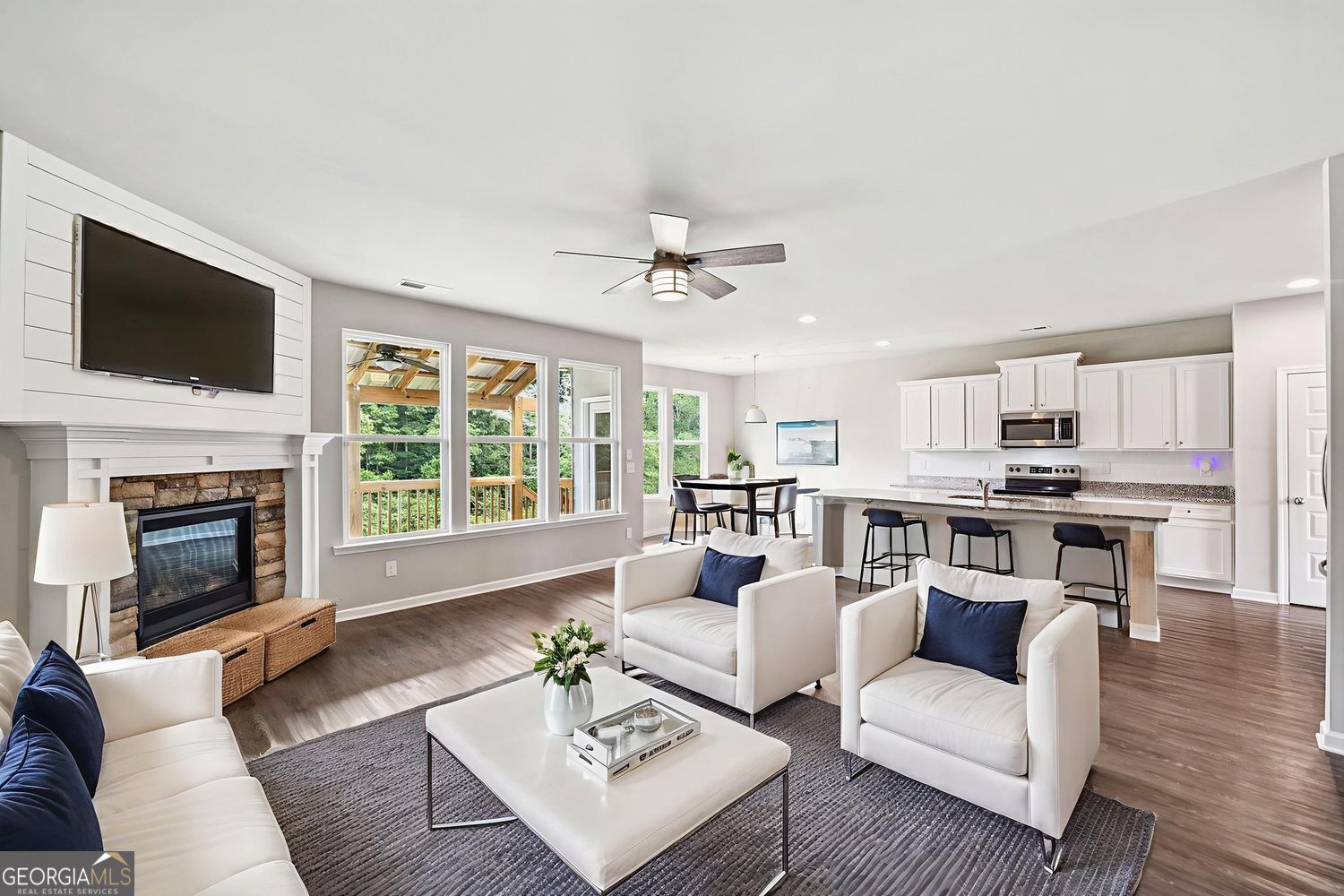 433 Crystal WAY