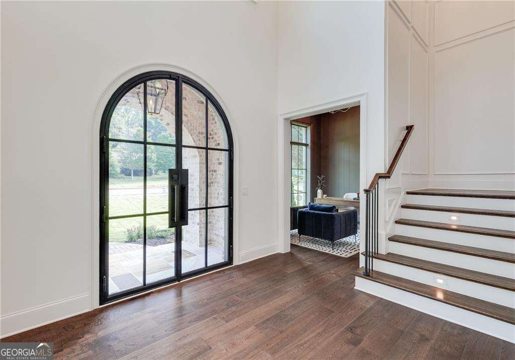 228 Thomas Circle