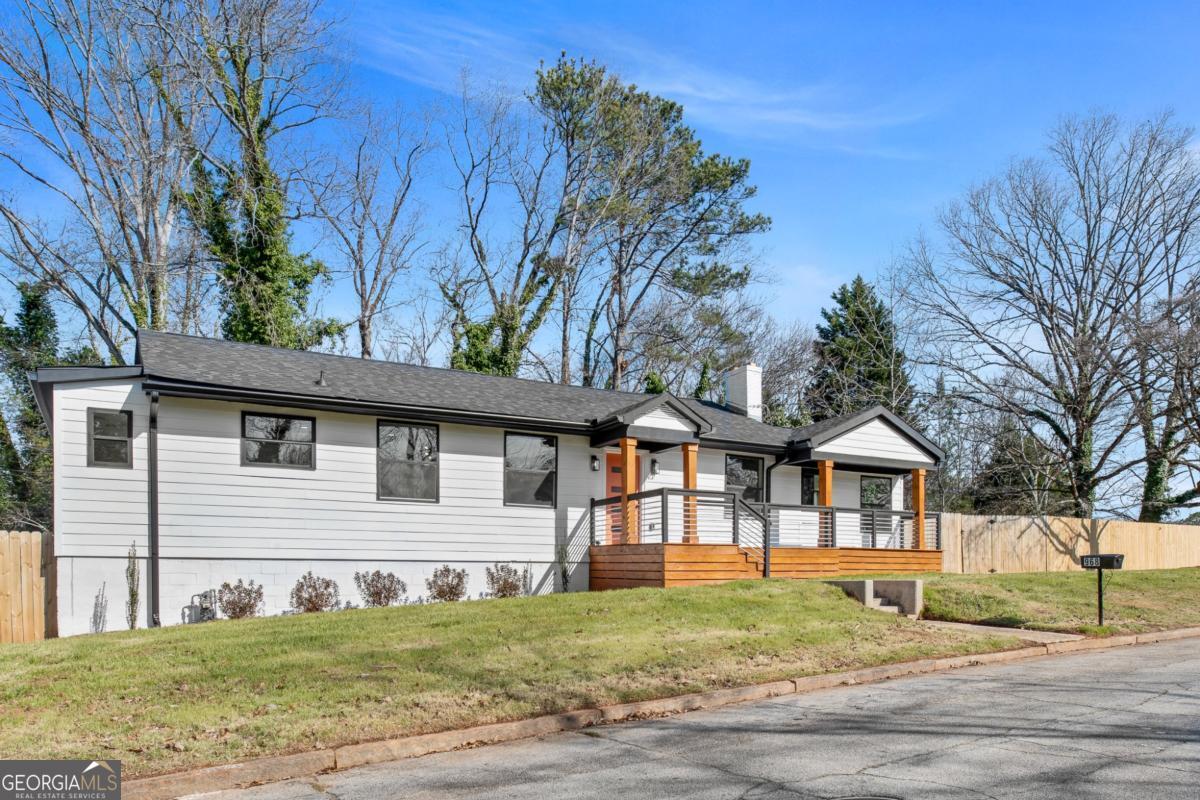 968 Bruce CIR SE