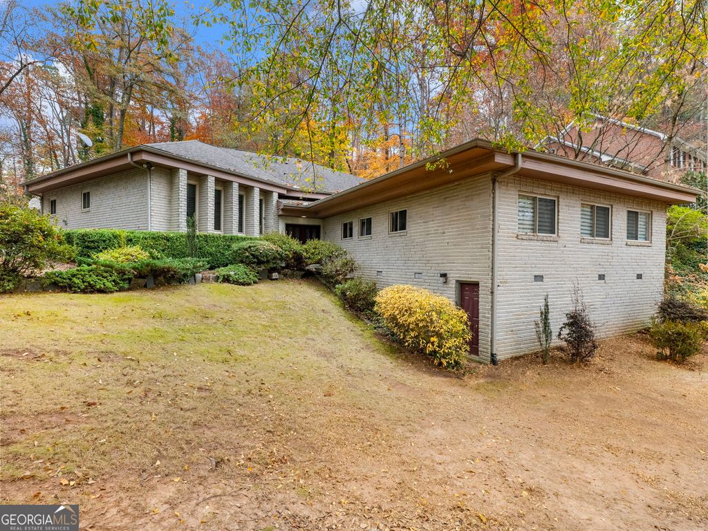 Photo of 2153 Starfire Drive NE, Atlanta, GA 30345 (MLS # 10706629)