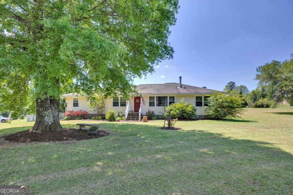 Photo of 1700 Aqua Road, Madison, GA 30650 (MLS # 10780722)