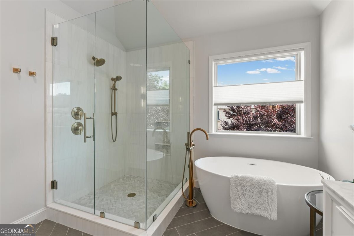 500 Lakeview CT