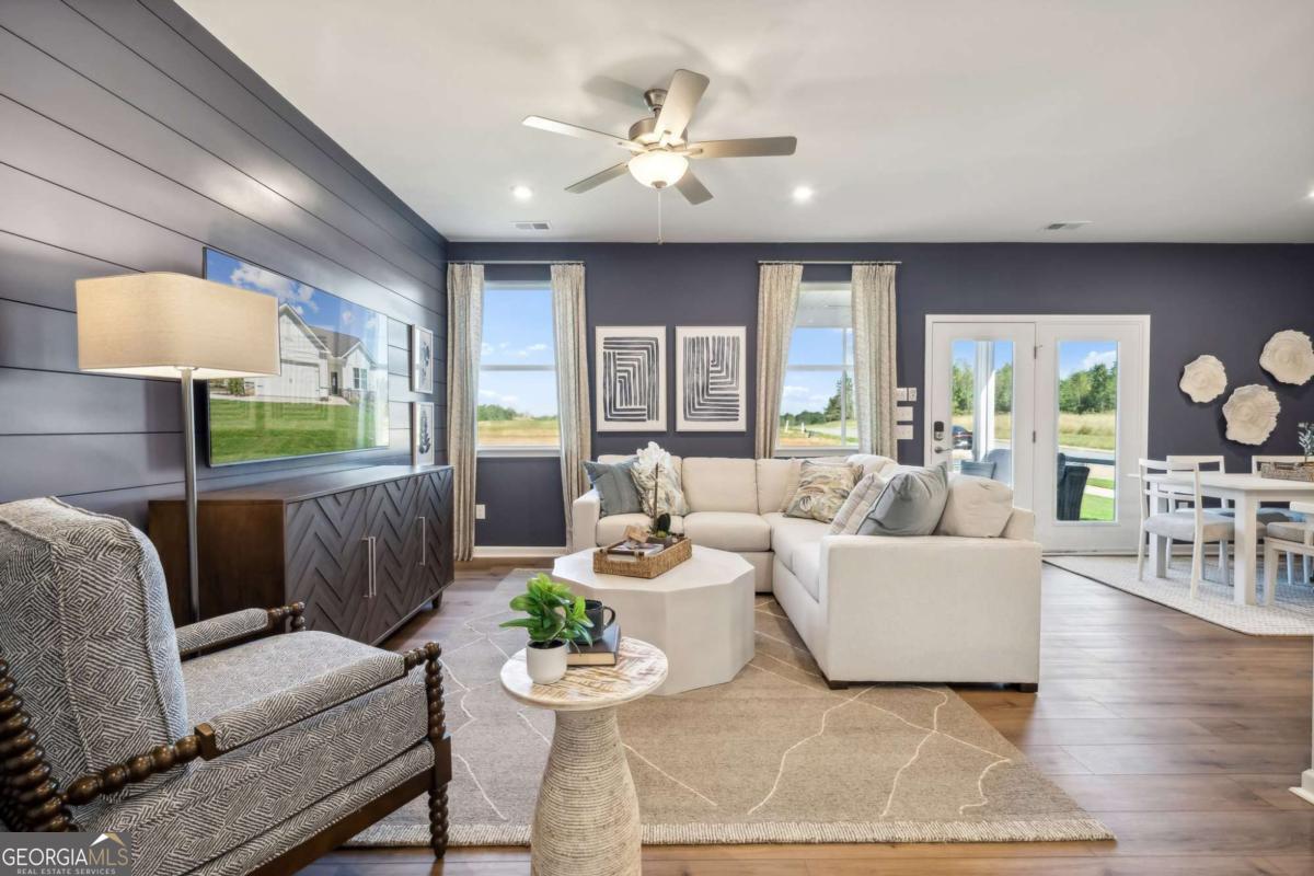318 Cavalier LN