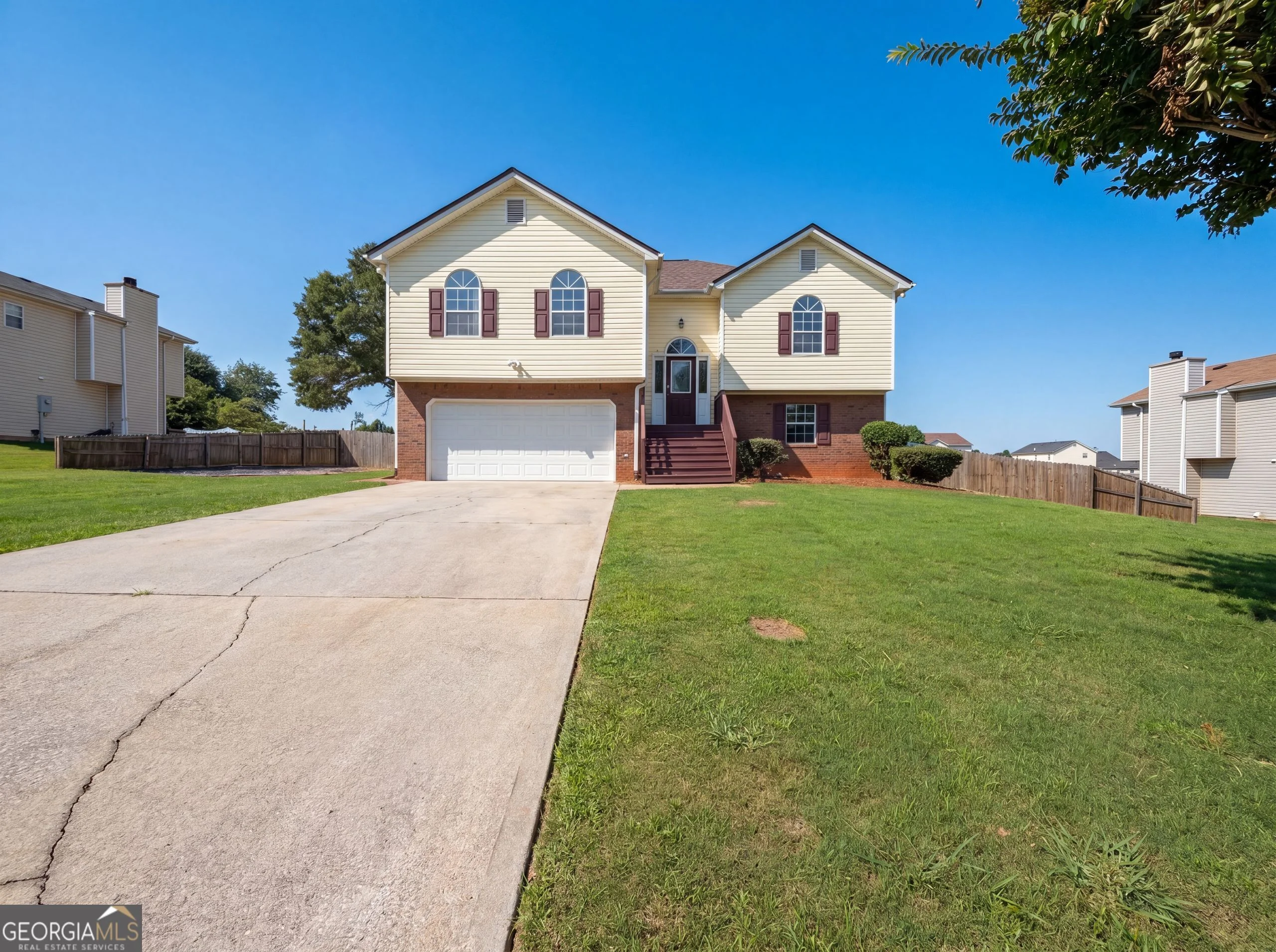 5355 Queen Ester Court