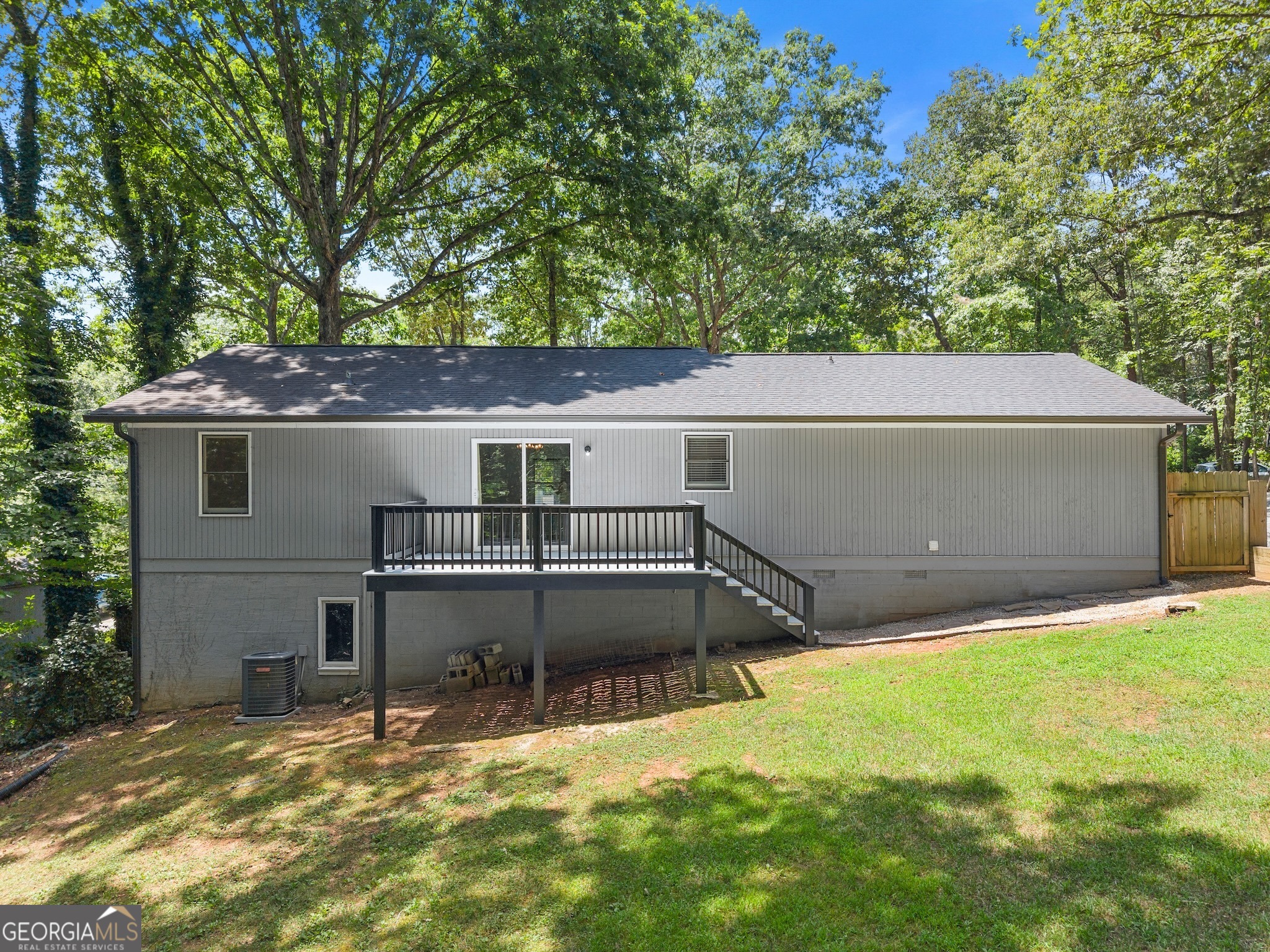 3651 Greencrest RD