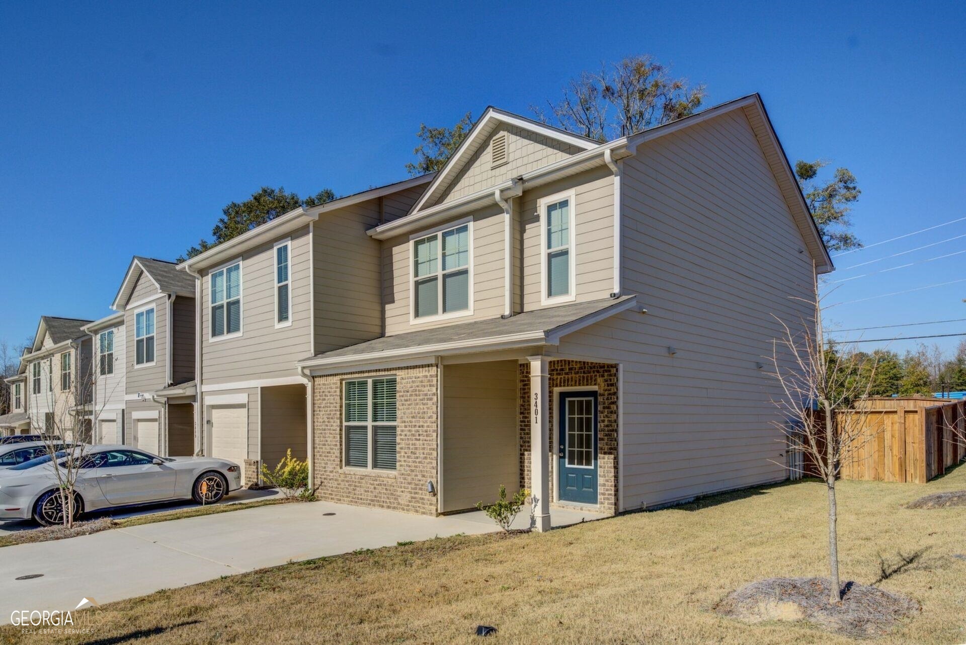 Taylor B2 Plan 3 Bedroom, 2.5 Bath Townhome with Granite Countertops in Kitchen & Baths. 42" cabinets in kitchen, Stainless appliances which include Range, Dishwasher & microwave & garbage disposal. Island & Pantry in the Kitchen. Great Room includes Dining & Family Room. Soaking Tub/shower combo in Owner's Bath. Spacious Closets & Laundry. 2" Faux Wood Window Blinds Standard. END LOT
