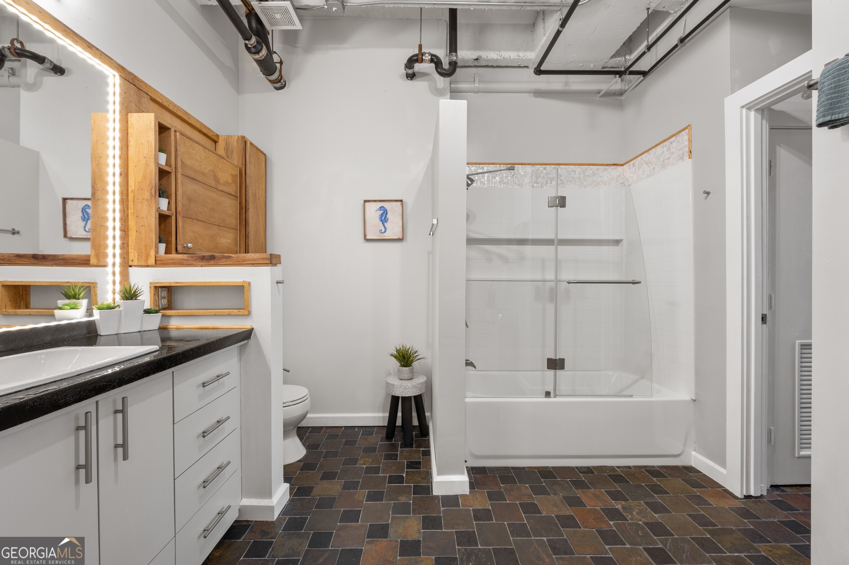 PEACHTREE LOFTS - Residential