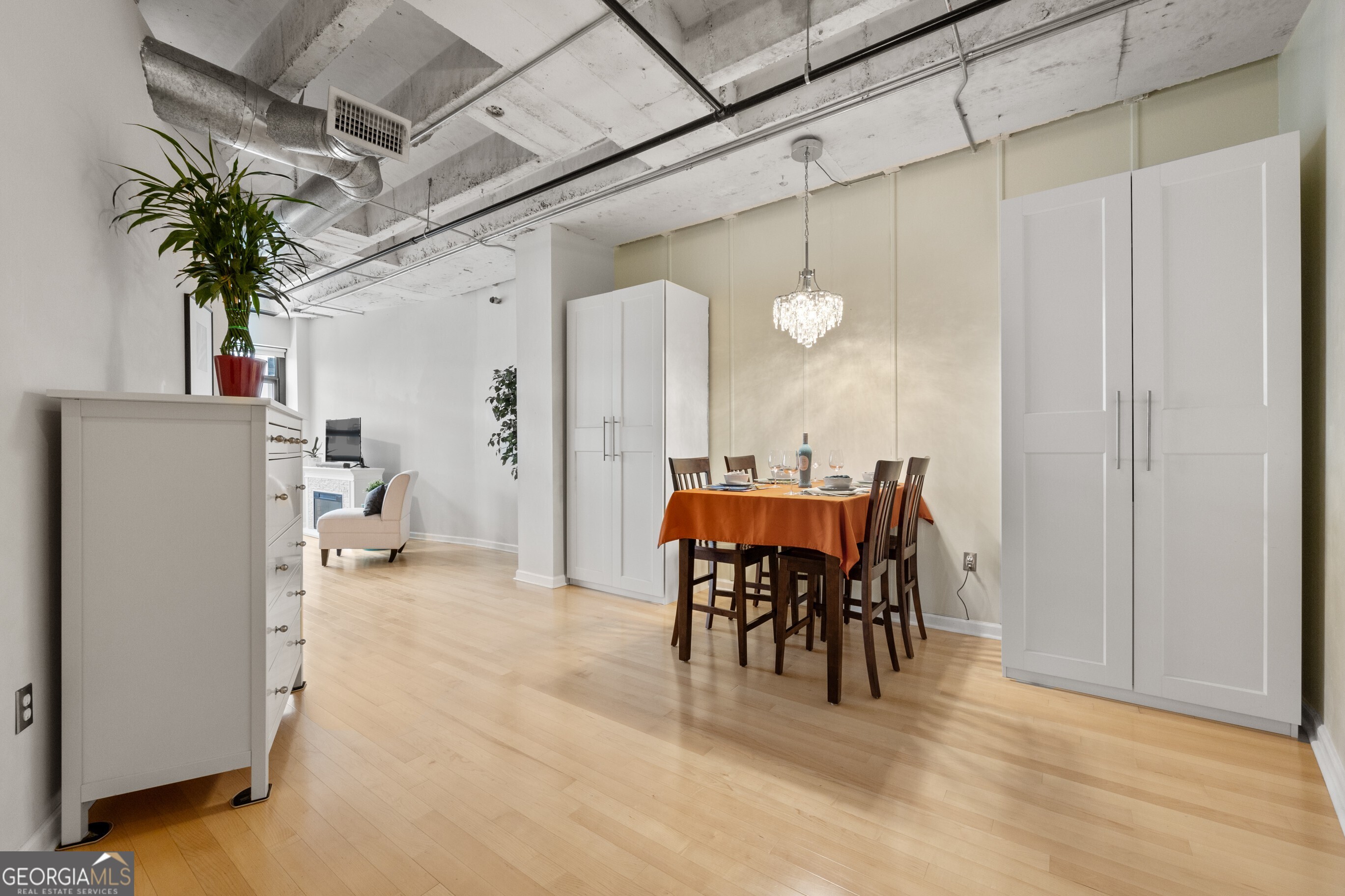 PEACHTREE LOFTS - Residential