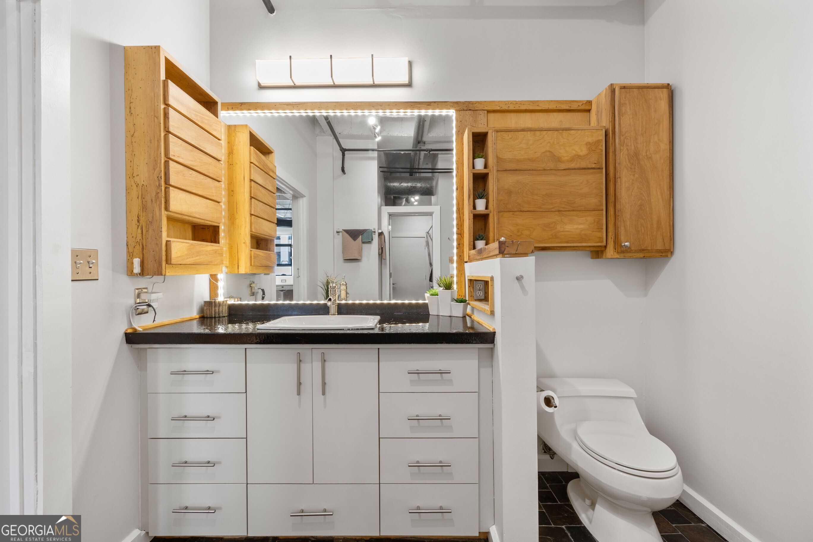 PEACHTREE LOFTS - Residential