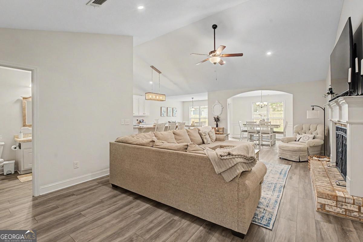 171 Goldshore WAY