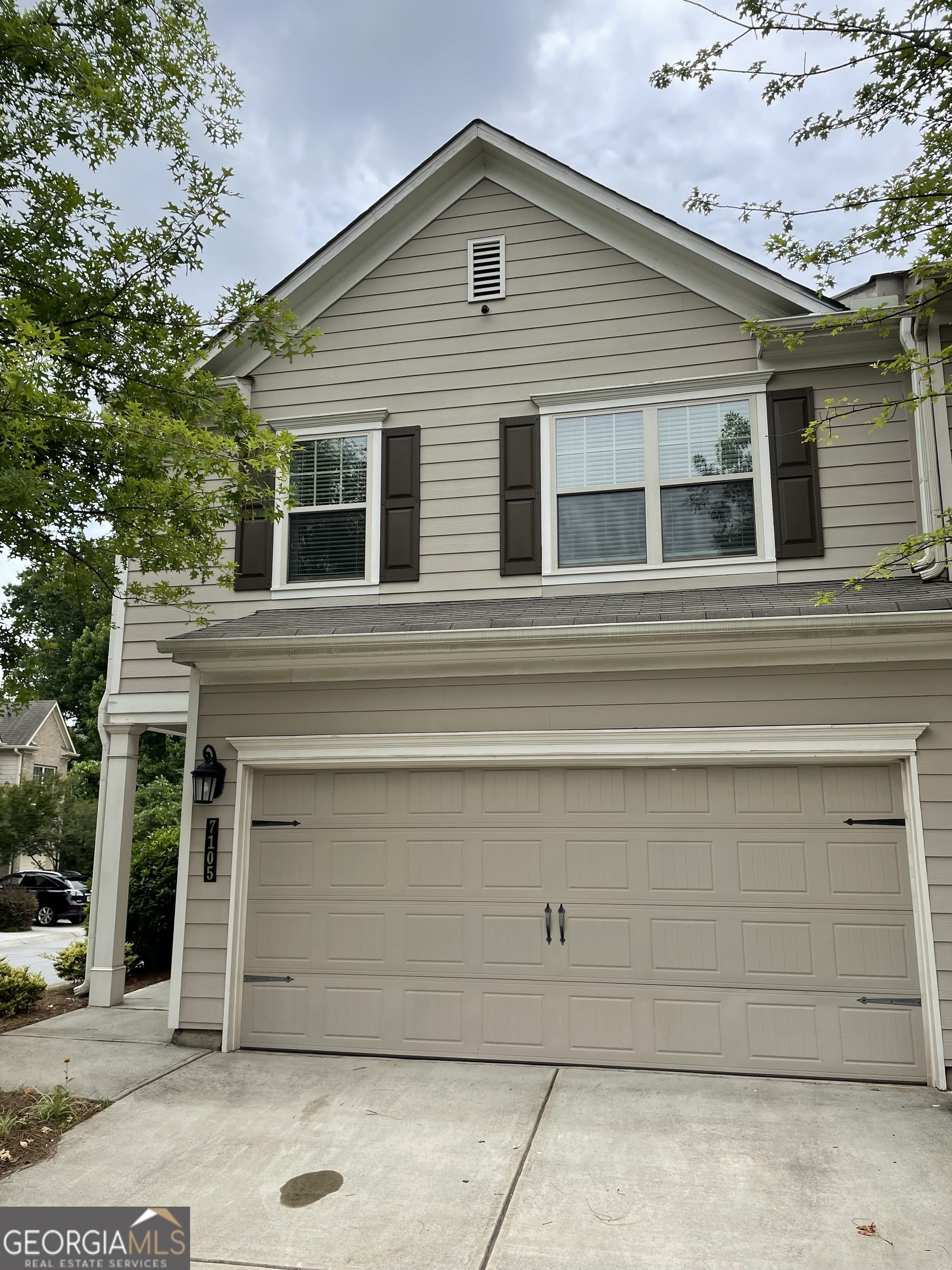 NICE, NICE !!!!Very comfortable and attractive 3 Bed, 2.5 Bath townhome located at Doraville - the City of Excellence! Unit offers a lot of natural light. Hardwood in main level and stairs, carpet in the second floor. It has a parking garage for two vehicles . A secure complex within a very nice and desirable neighborhood. Walking distance to many places. Great location, close to perimeter mall, Brookhaven, I-85 & 285.