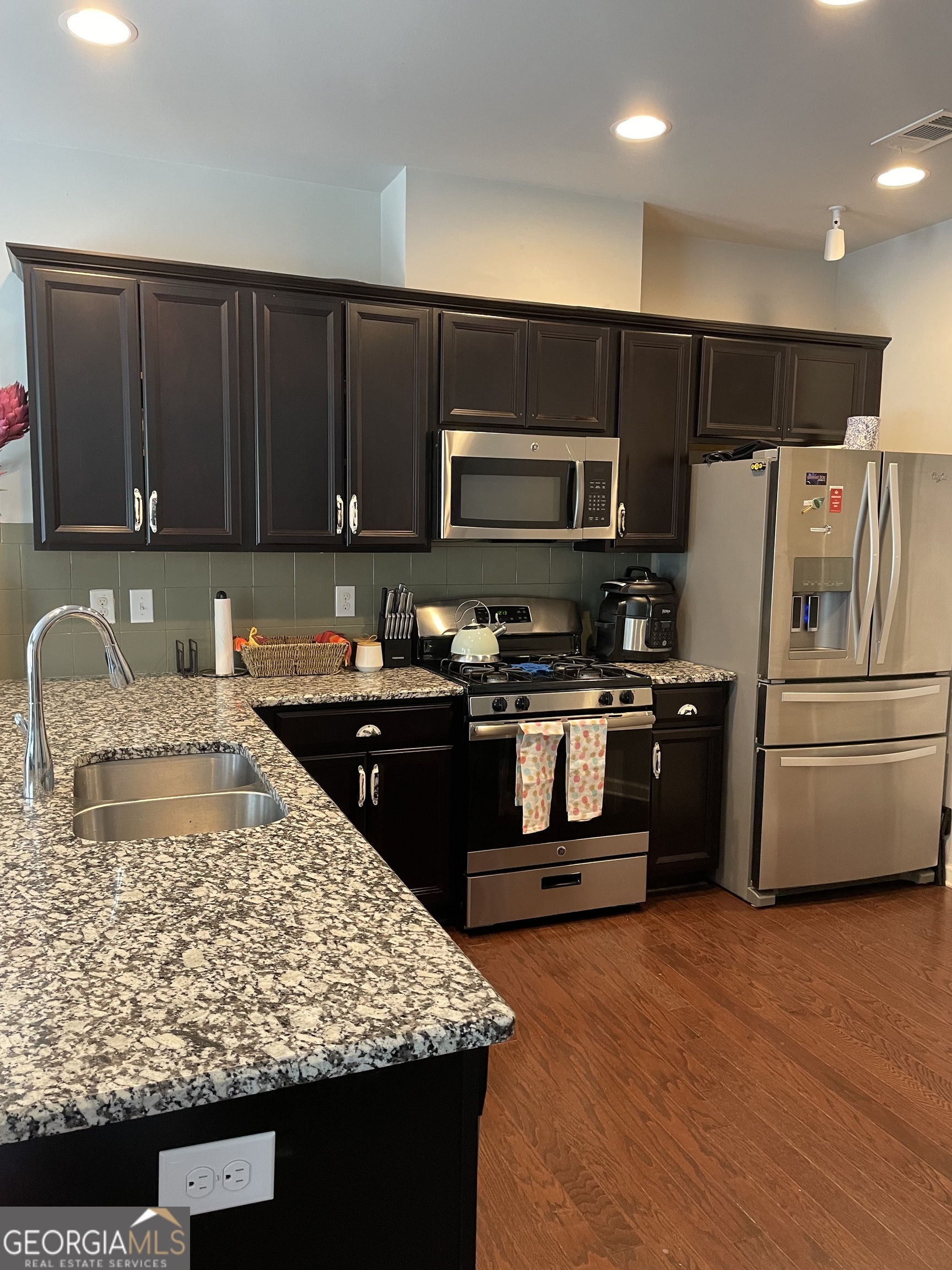 7105 Elmwood Ridge CT