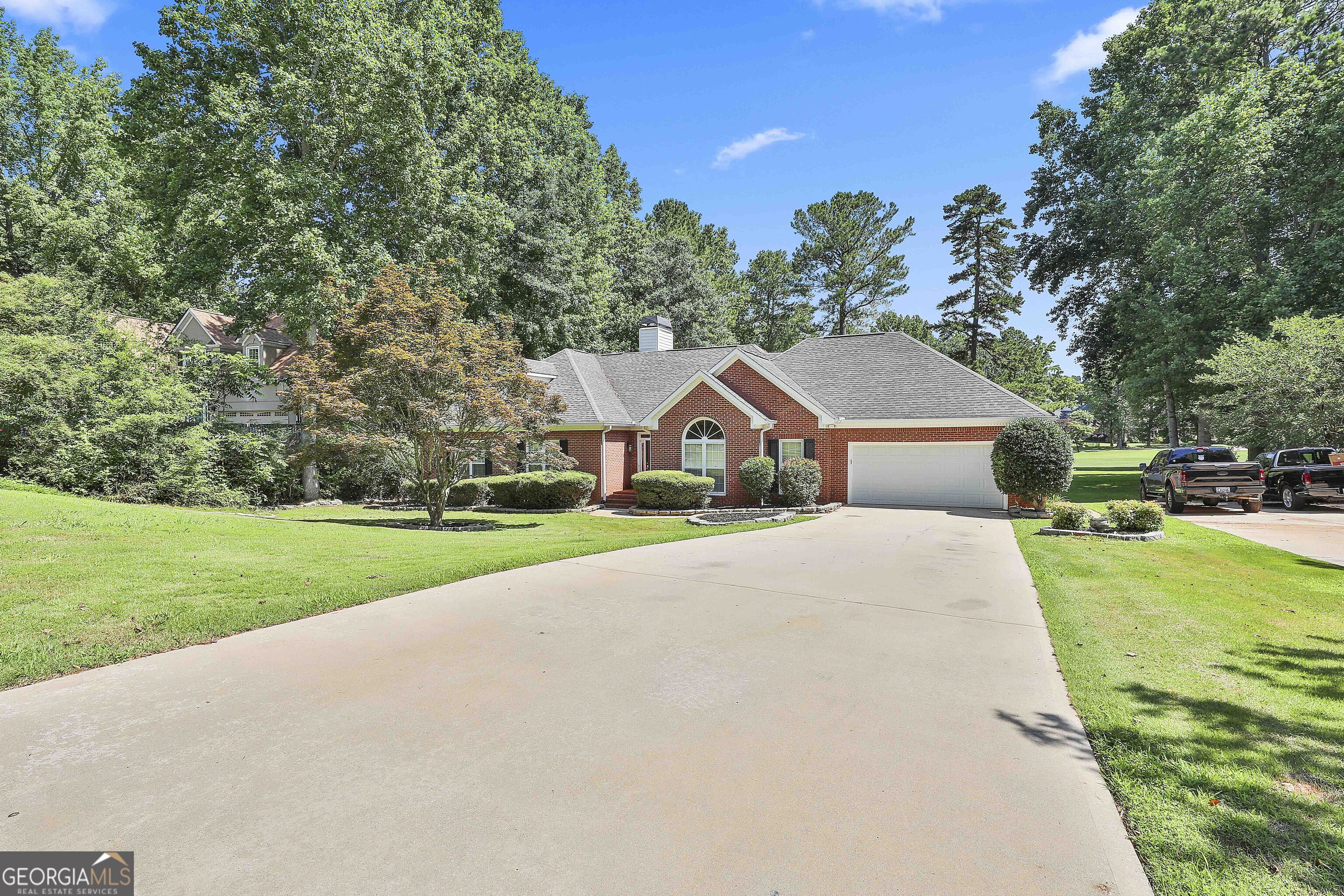 63 Clubview DR