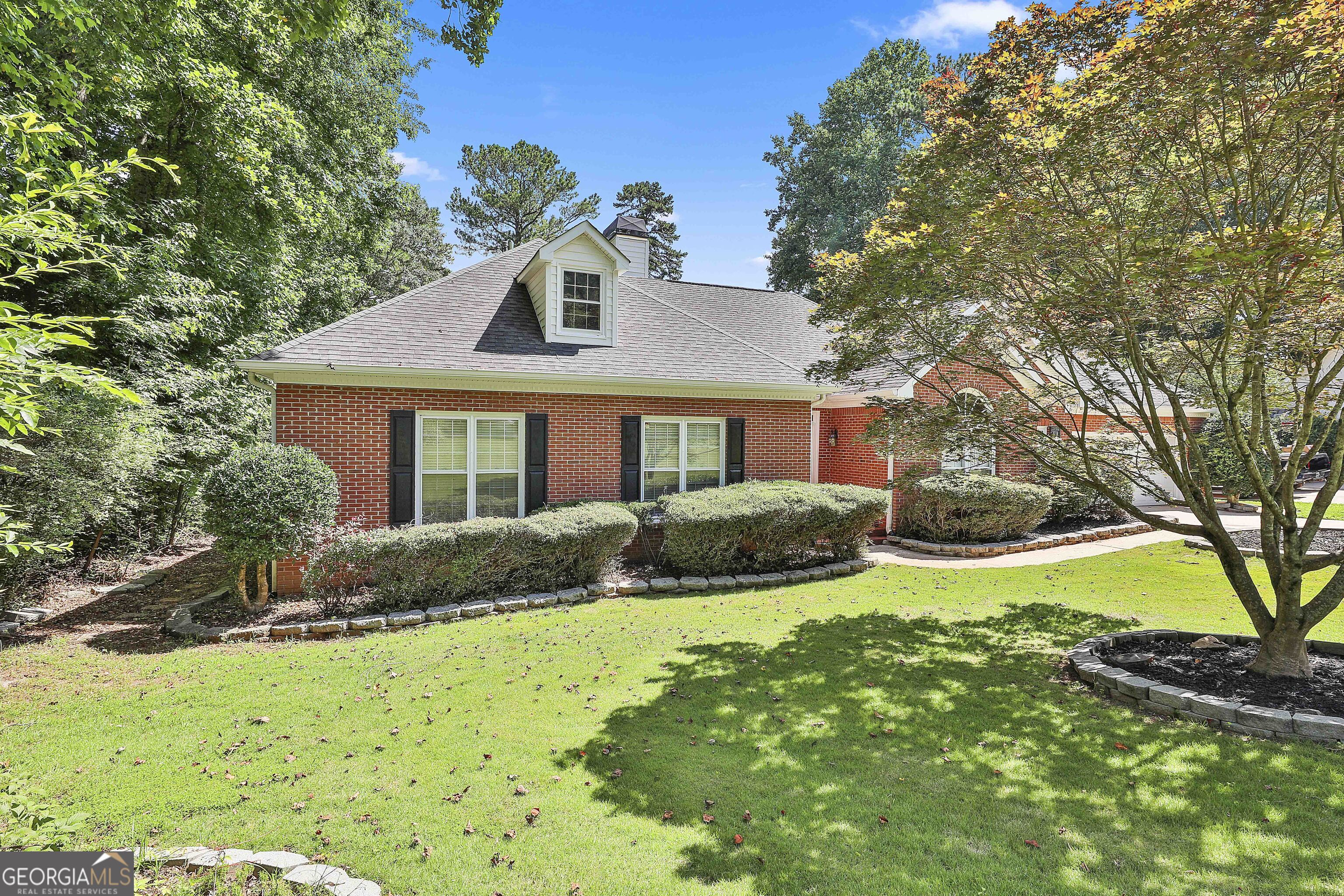 63 Clubview DR