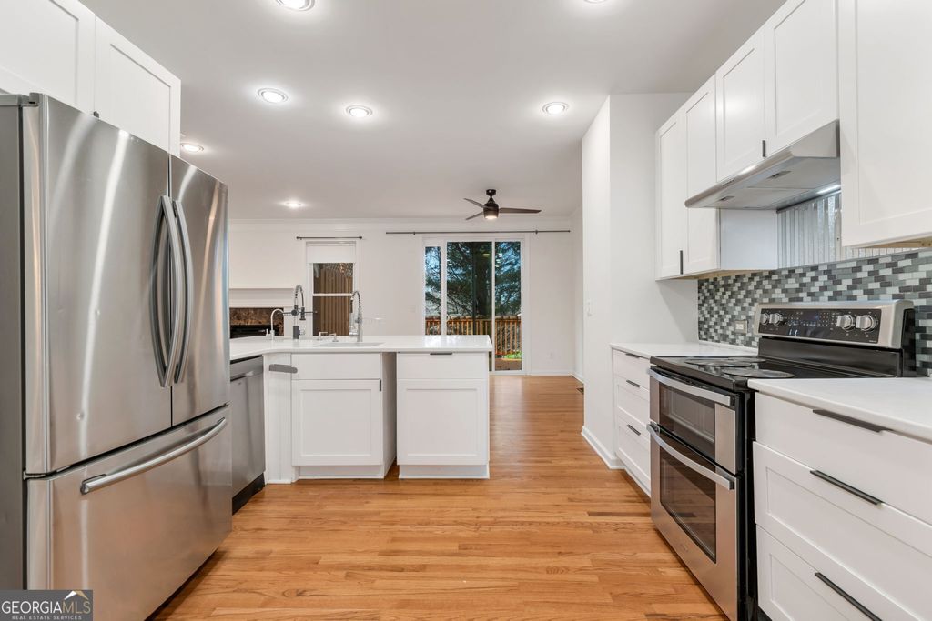 Photo of 1649 Emory Place Drive NE, Atlanta, GA 30329 (MLS # 10680028)