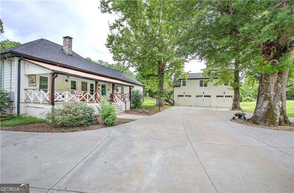 Photo of 182 Henry Mack Hill Road, Rydal, GA 30171 (MLS # 10786829)