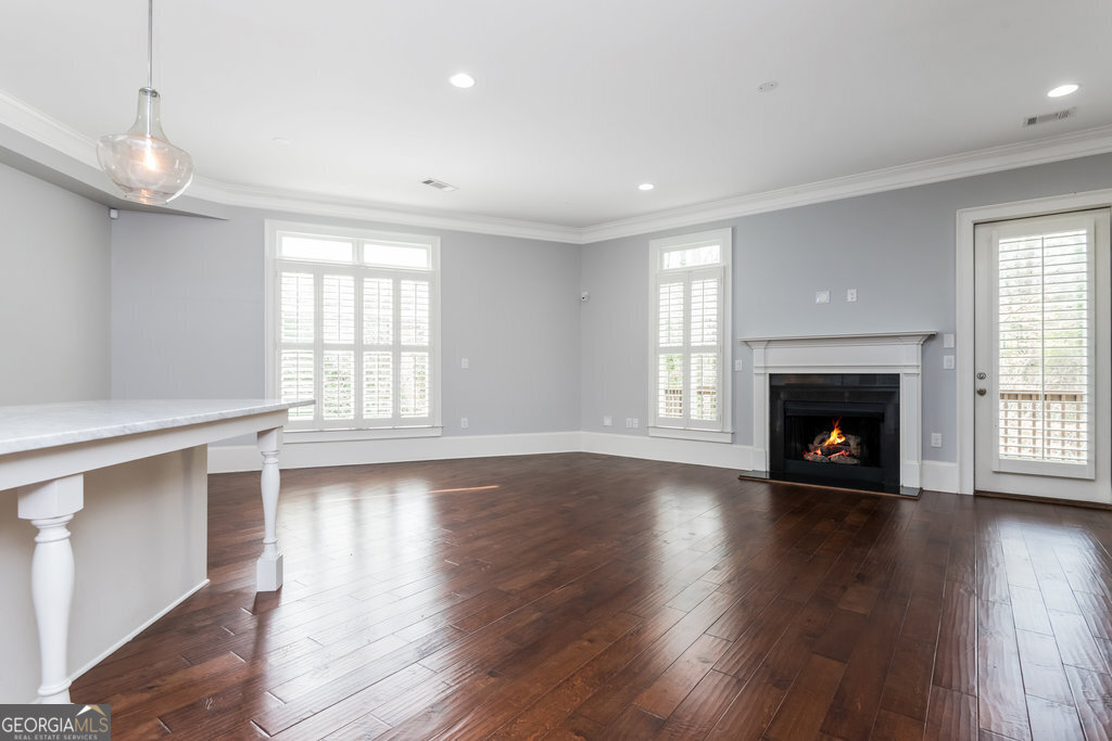 3002 Lenox RD NE 400
