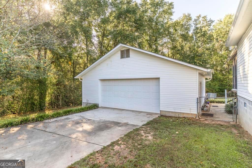 549 Burnett Rd
