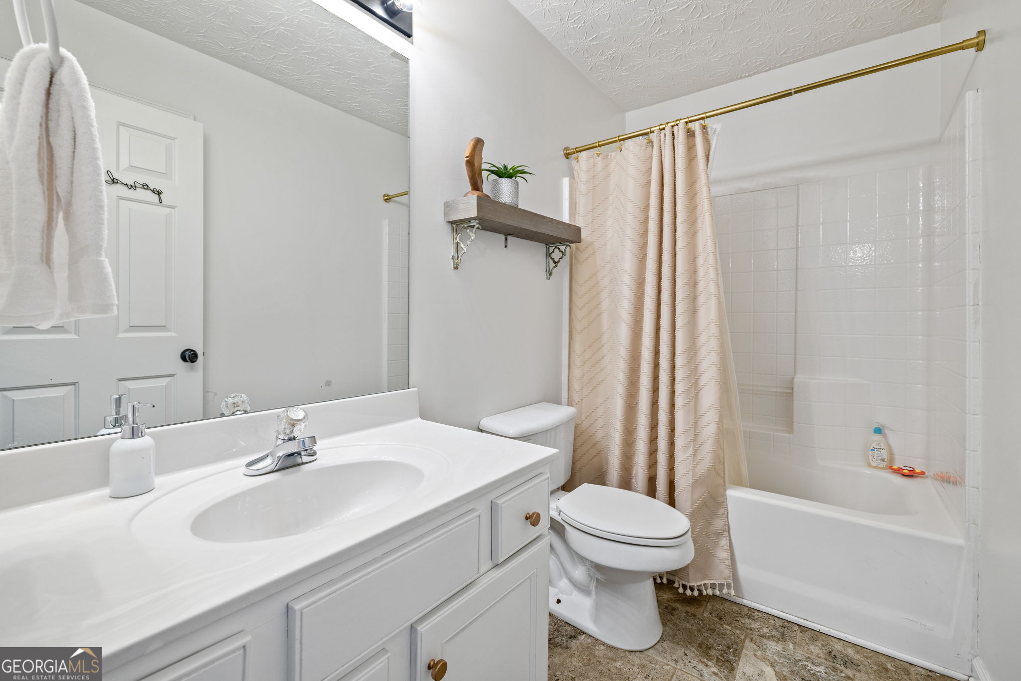 Gainesville, Georgia 30506, United States, 3 Bedrooms Bedrooms, ,2 BathroomsBathrooms,Residential,Active,176176