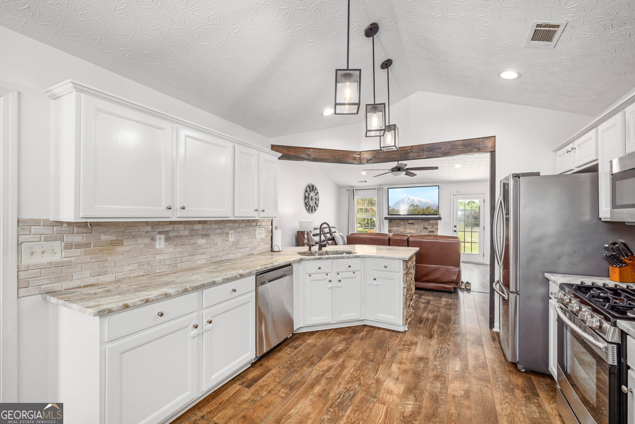 Gainesville, Georgia 30506, United States, 3 Bedrooms Bedrooms, ,2 BathroomsBathrooms,Residential,Active,176176