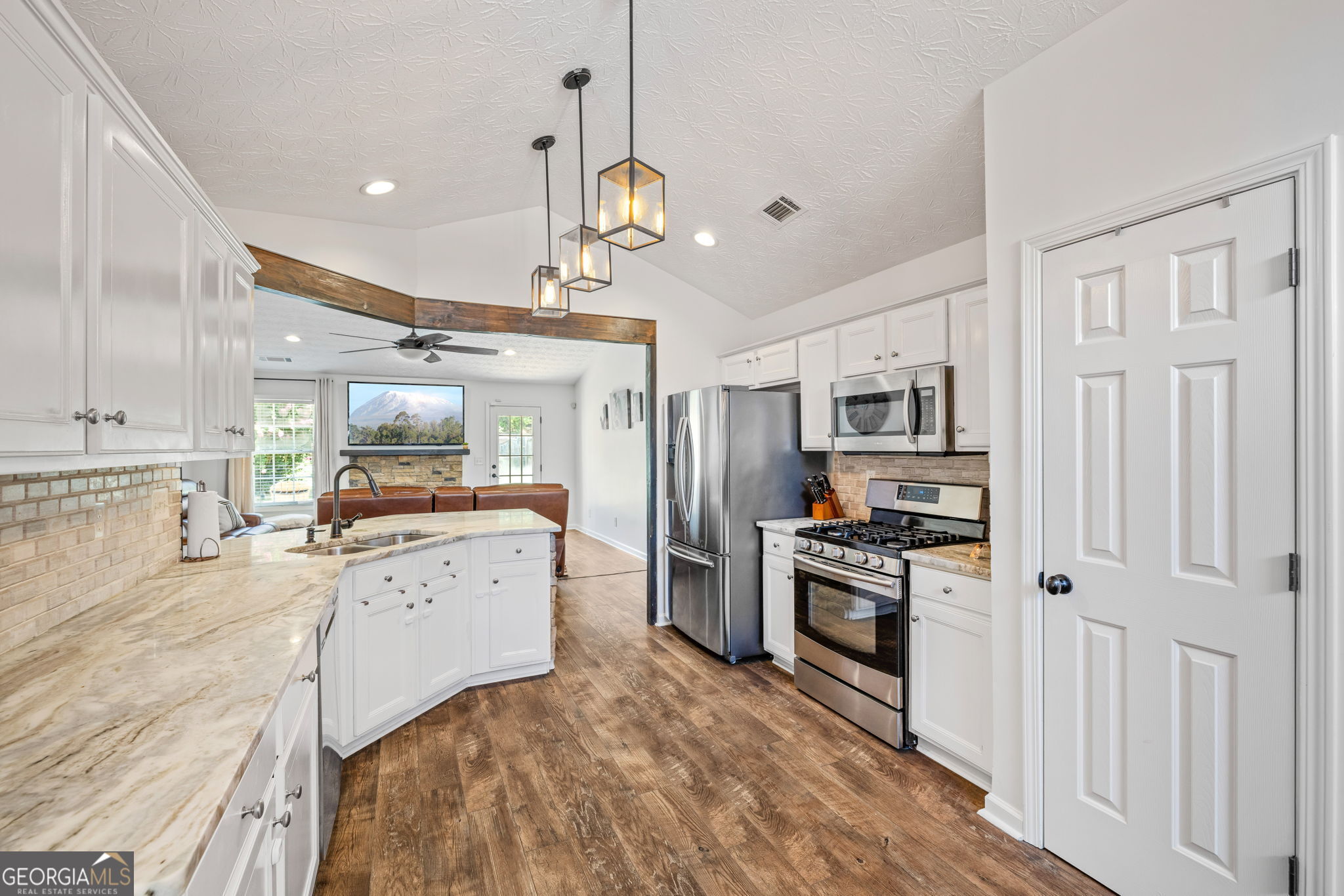 Gainesville, Georgia 30506, United States, 3 Bedrooms Bedrooms, ,2 BathroomsBathrooms,Residential,Active,176176