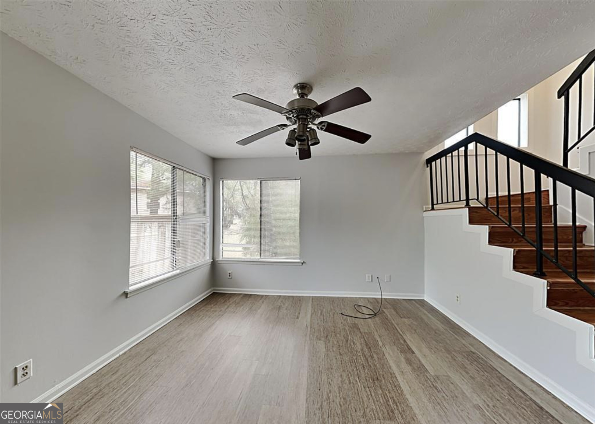 8577 Parkside DR