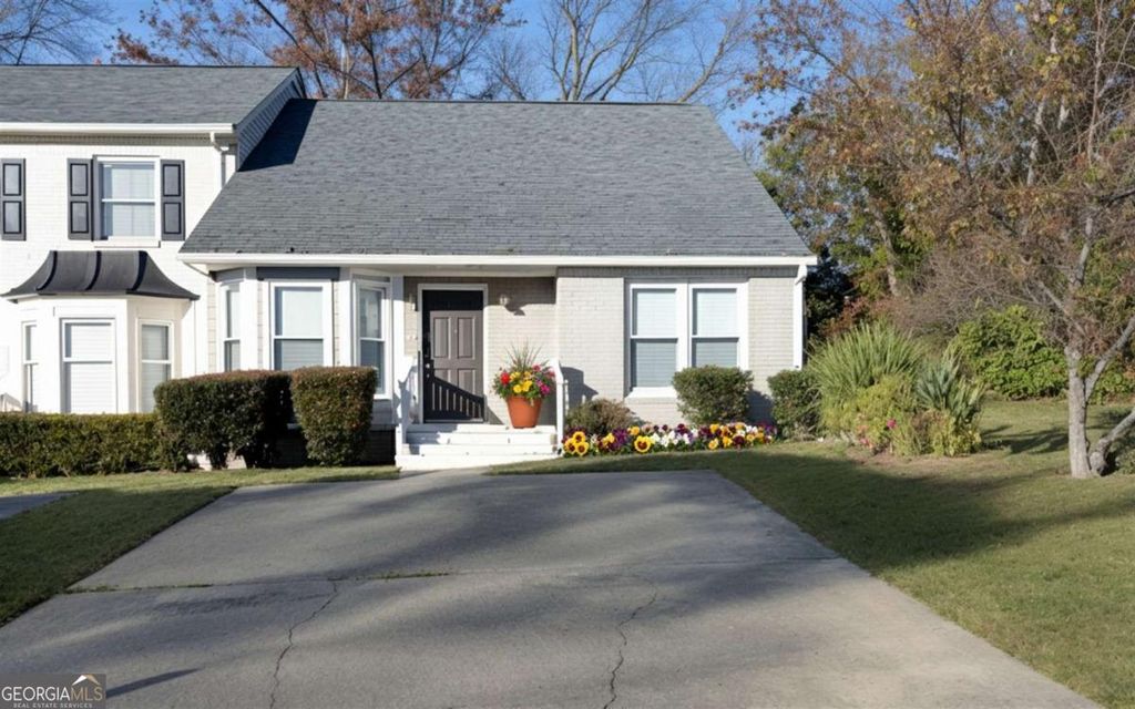 Photo of 1156 Magnolia Way SE, Smyrna, GA 30082 (MLS # 10734872)