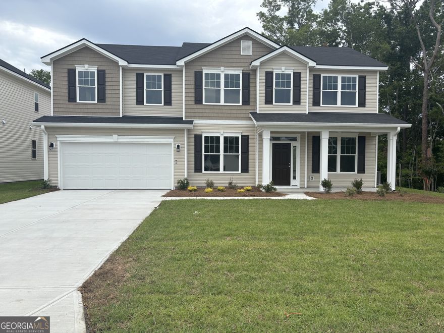 The Dalton plan by Smith Family Homes is under construction in Settlers Hammock with an estimated completion date of May 2025. This two-story homes features an open concept kitchen & living area with a separate breakfast area and dining room on the first floor. Upstairs is a generous primary suite with a sitting area and two walk-in closets. The three secondary bedrooms are located upstairs and share one full bathroom. Included are stainless steel appliances (dishwasher, oven, microwave), LVP in the common areas downstairs, carpet in the bedrooms, and a covered back porch. Settlers Hammock is conveniently located across from Camden County High School.