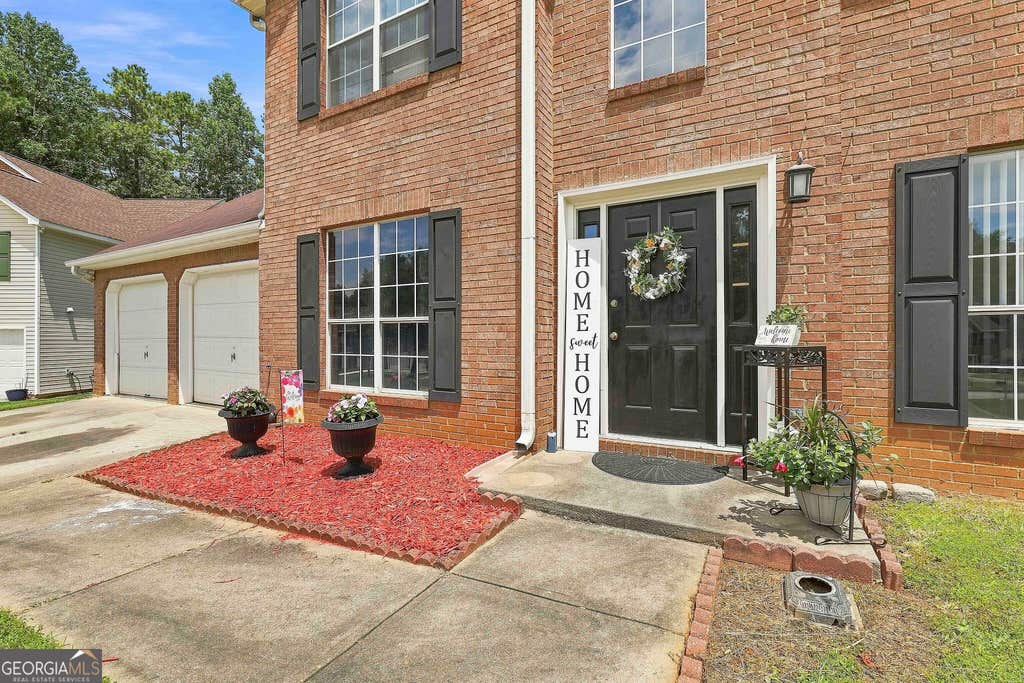 Photo of 12198 Crestwood Court, Fayetteville, GA 30215 (MLS # 10821782)
