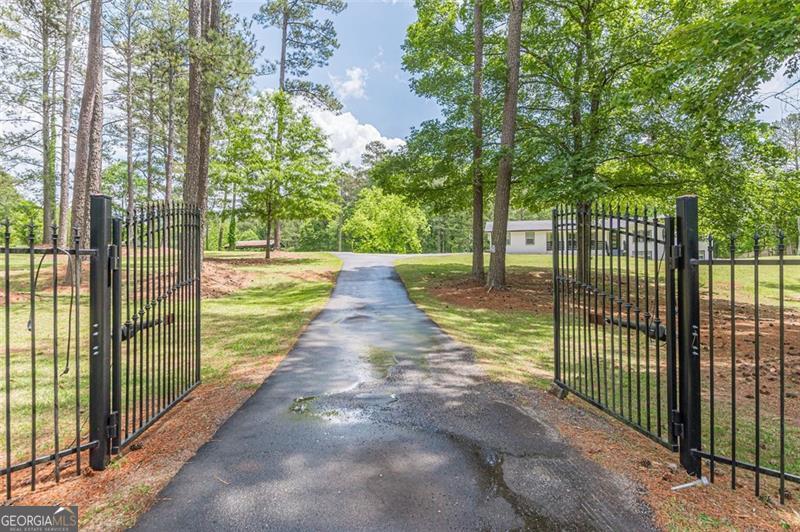 218 Ward RD