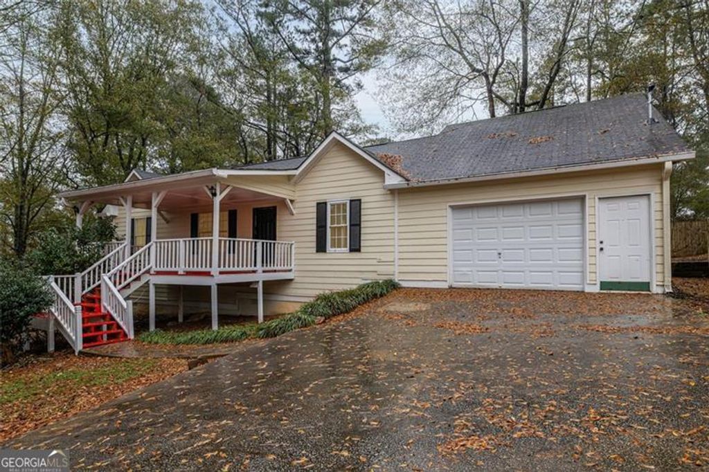 Photo of 37 PEACH FOREST, Douglasville, GA 30134 (MLS # 10650612)