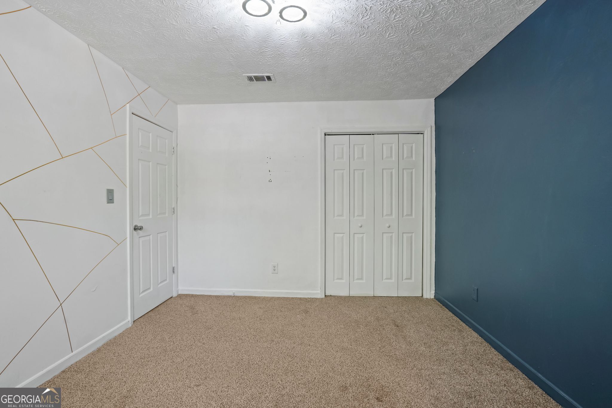 6584 Sleepy Hollow LN