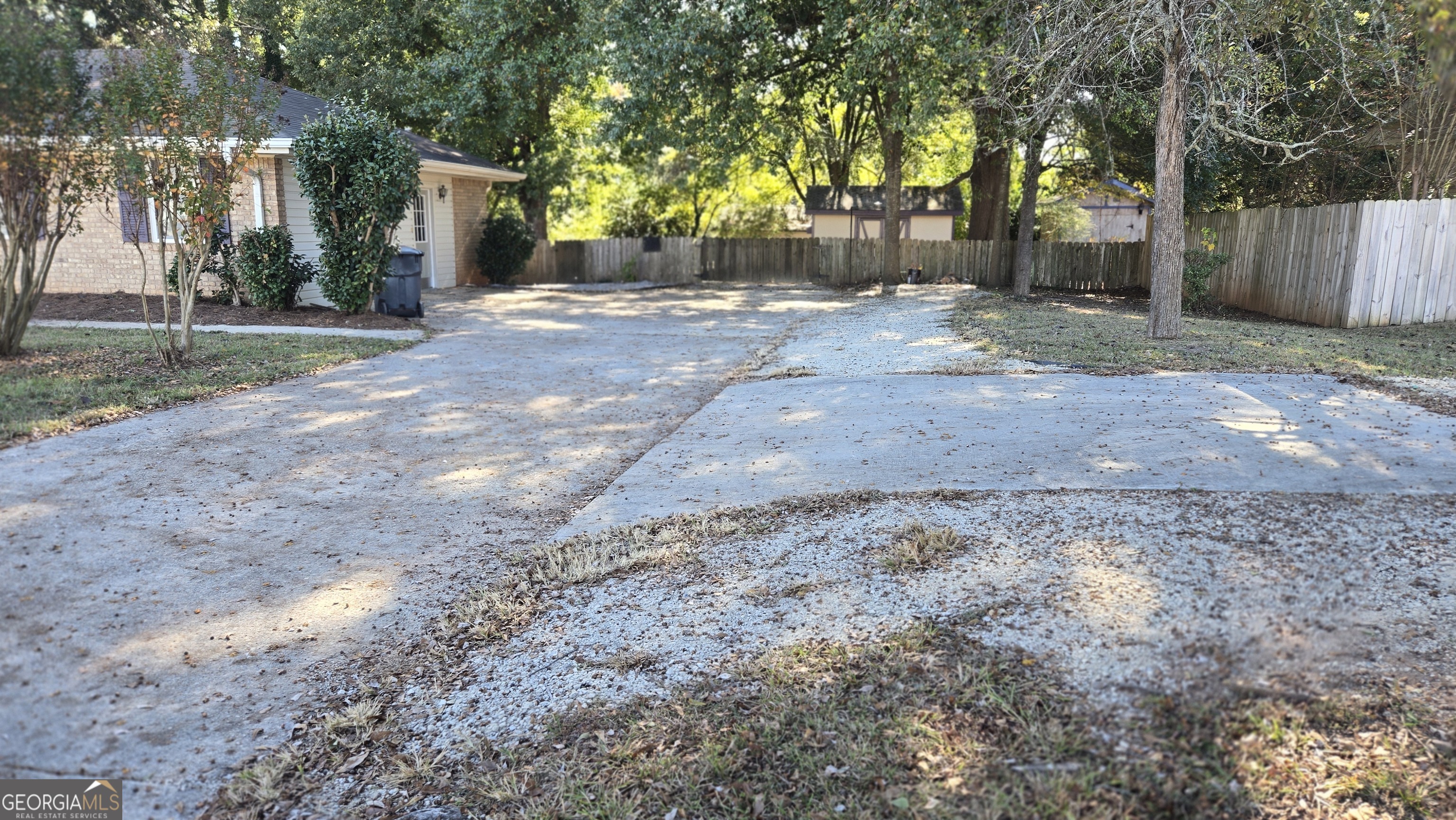 1625 Old Salem RD SE