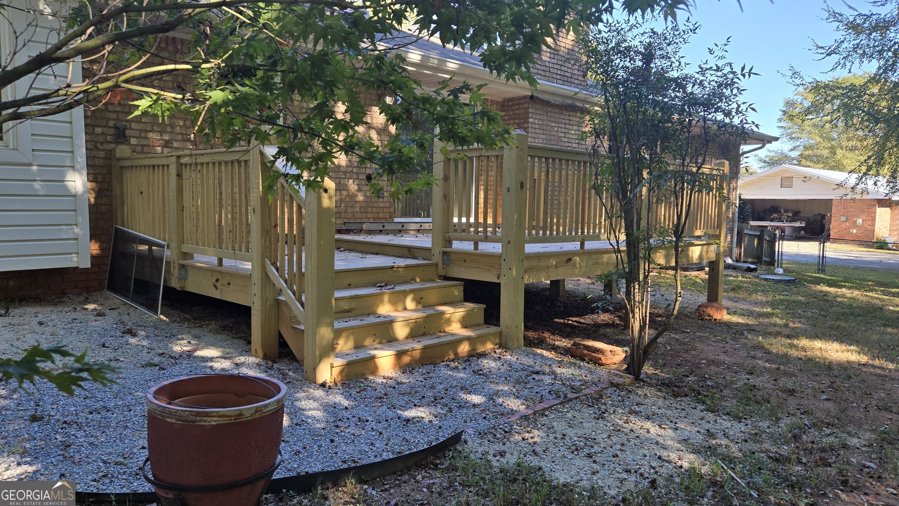 1625 Old Salem RD SE