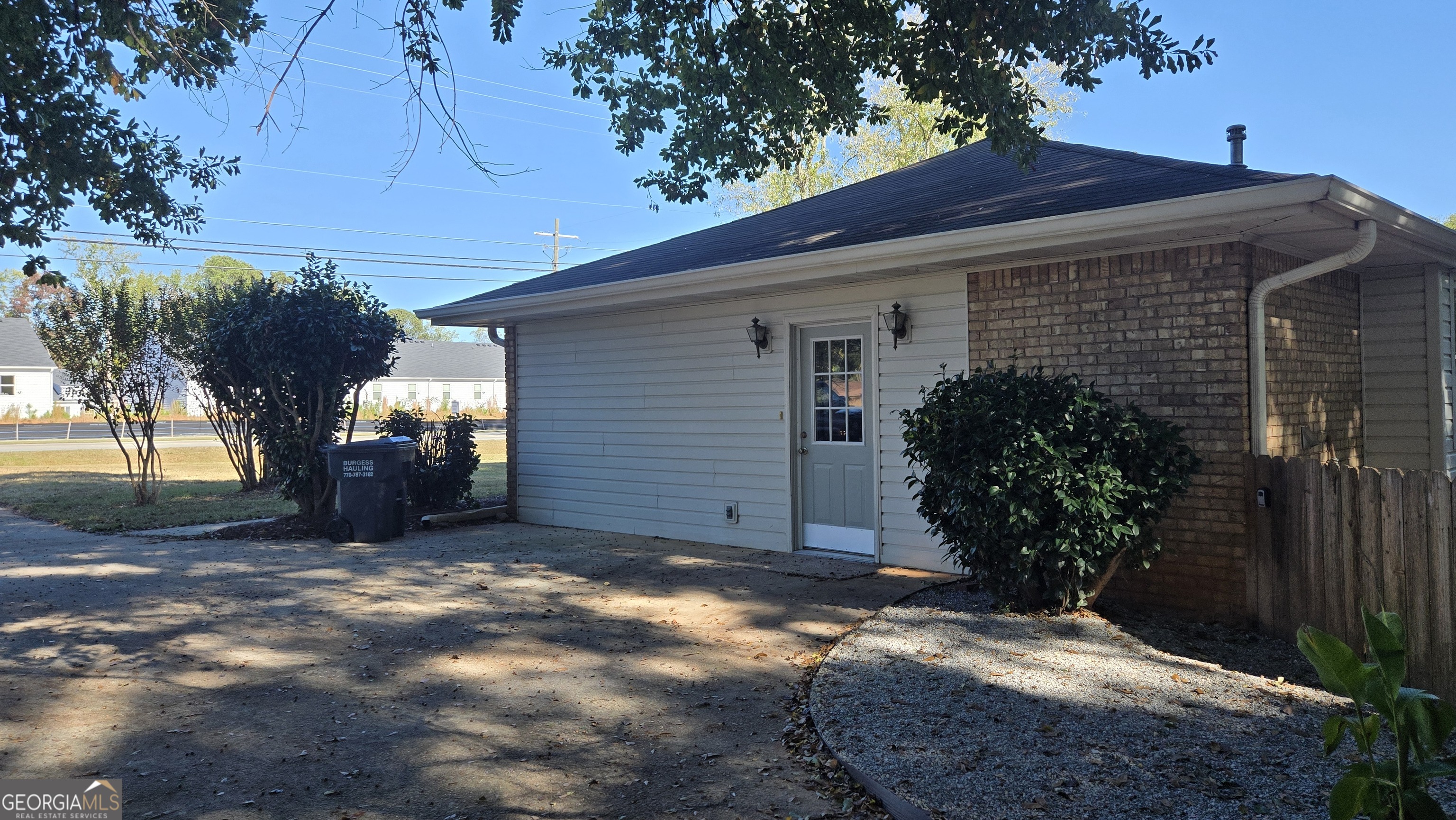 1625 Old Salem RD SE