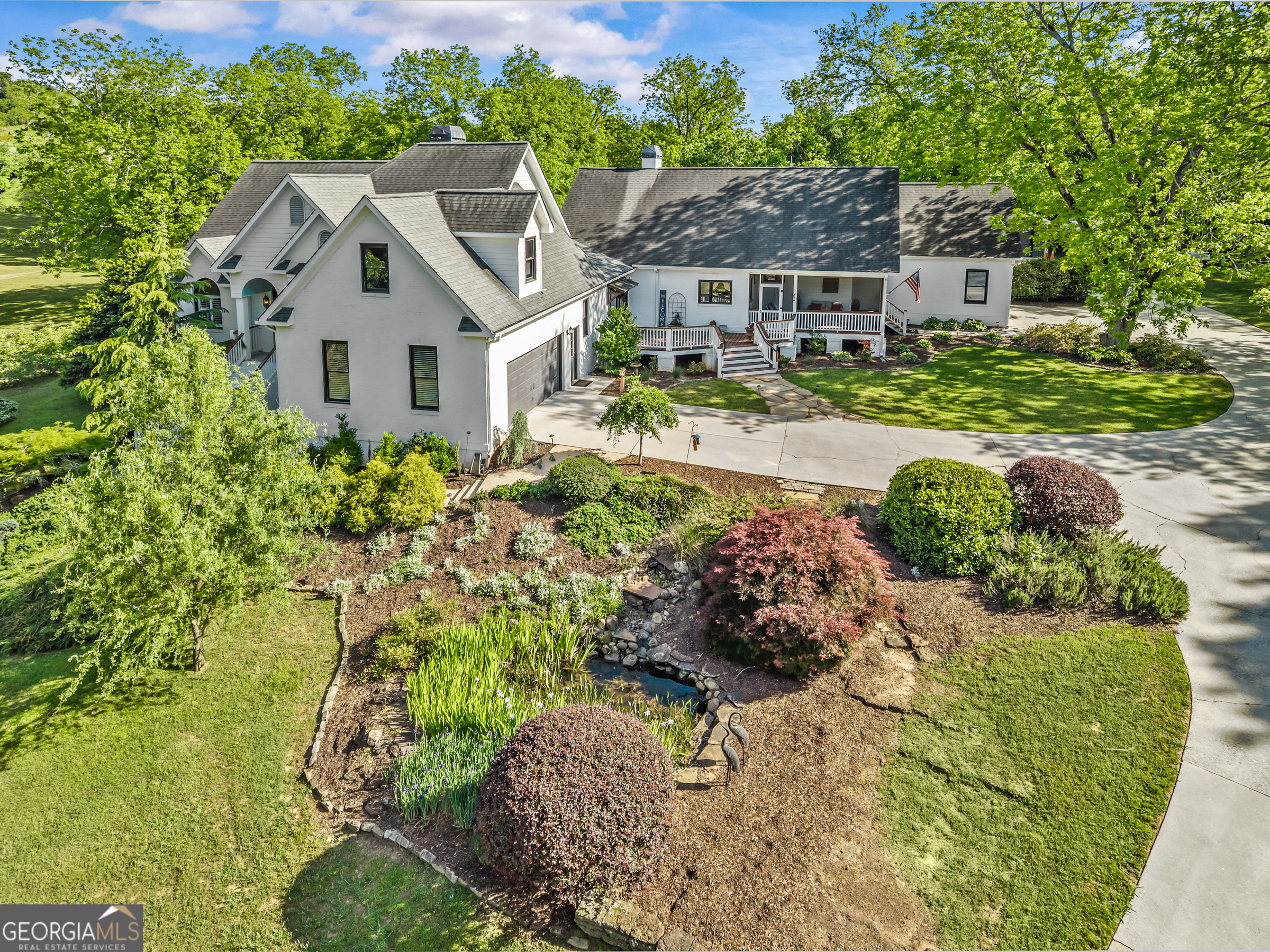 1110 Summit CIR
