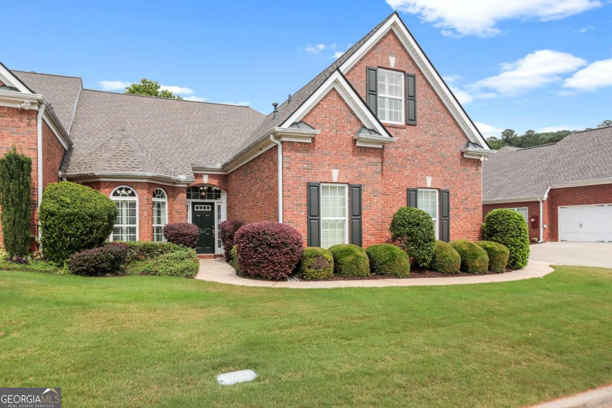 Photo 2 of 34 of 221 Claremore DR townhome