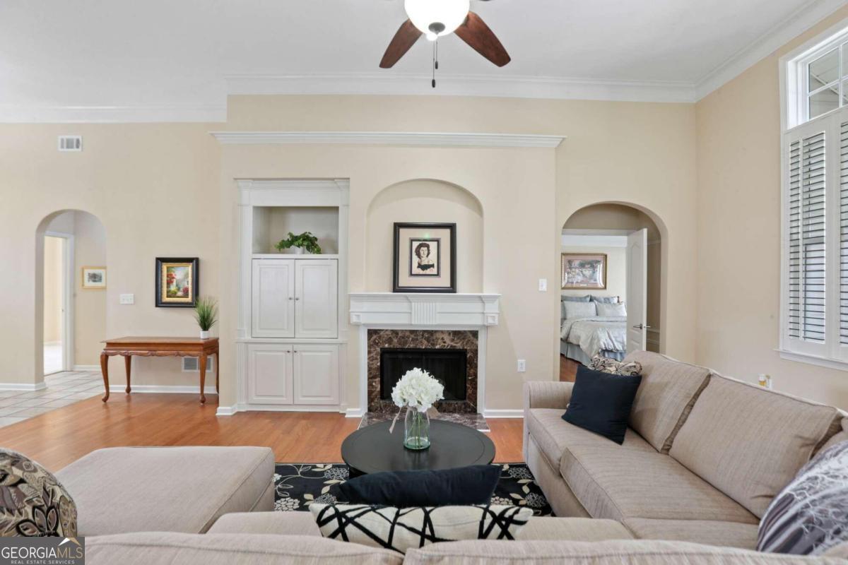 Photo 6 of 34 of 221 Claremore DR townhome